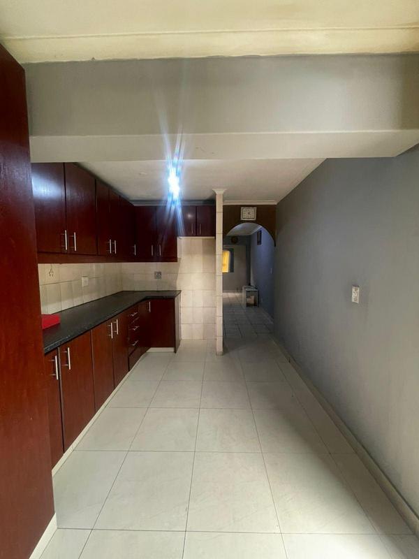 To Let 4 Bedroom Property for Rent in Lentegeur Western Cape